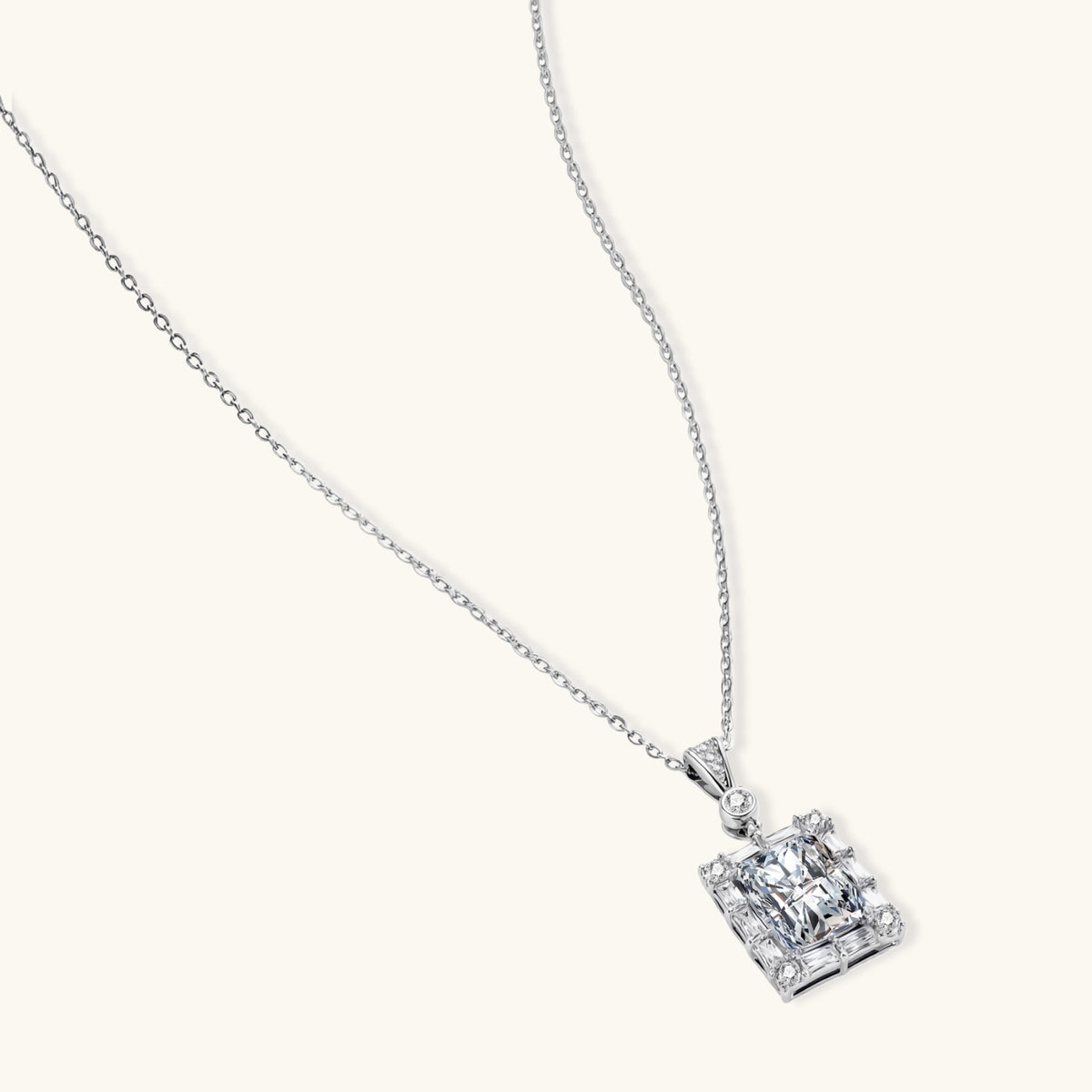 Photo 2 — Pendentif luxe géométrique